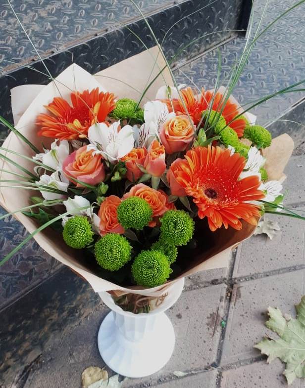 Букет цветов из: Герберы, Хризантемы, Альстромерии и Розы в Молзино