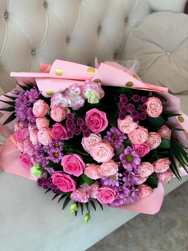 Букет цветов из: Хризантемы, Розы и Лизиантусы в Молзино