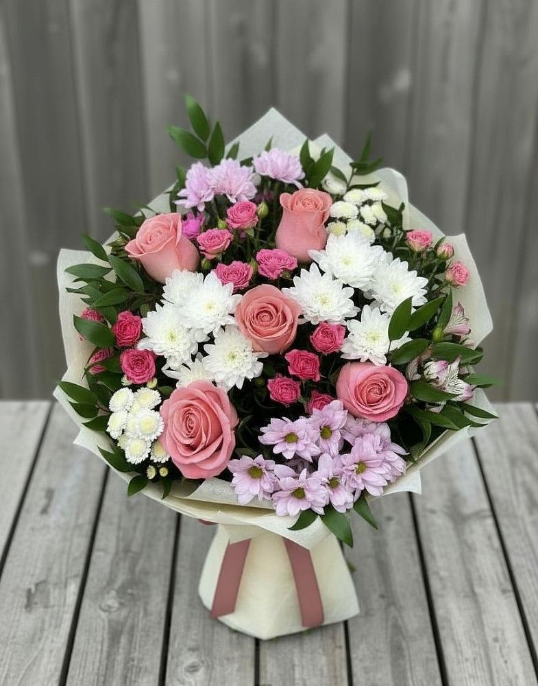 Букет цветов из: Альстромерии, Гвоздики, Розы и Хризантемы в Молзино