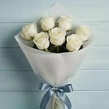 Букет 7 Белых роз Эдлесс Лав в Молзино
