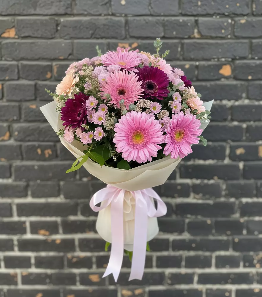 Букет цветов из: Герберы и Хризантемы в Молзино