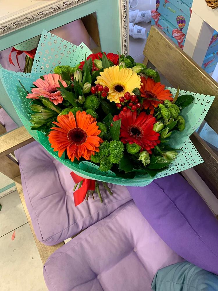 Букет цветов из: Герберы, Хризантемы и Альстромерии в Молзино