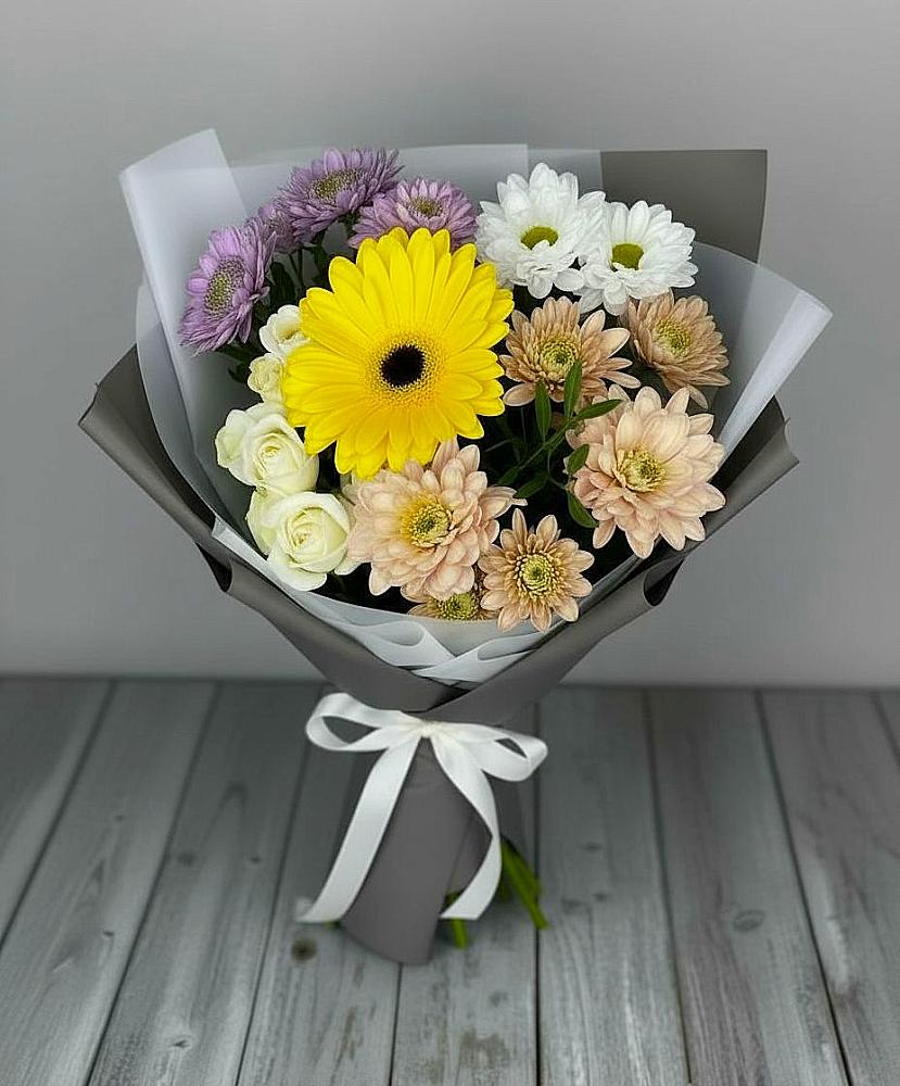 Букет цветов из: Розы, Герберы и Хризантемы в Молзино
