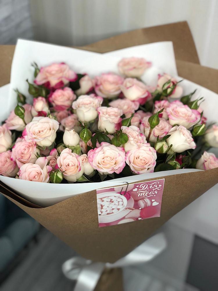 Букет цветов из: Розы в Молзино