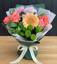 Букет цветов из:  Гвоздики, Розы, Герберы и Хризантемы в Молзино