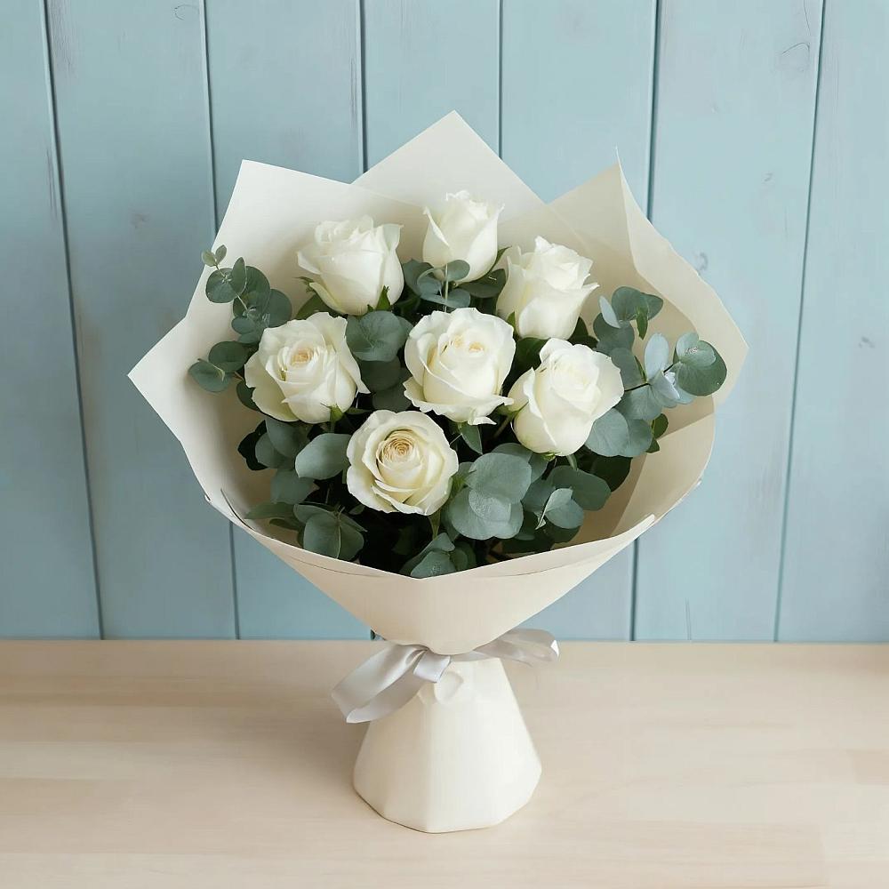 Букет Белые розы в Эвкалипте в Молзино