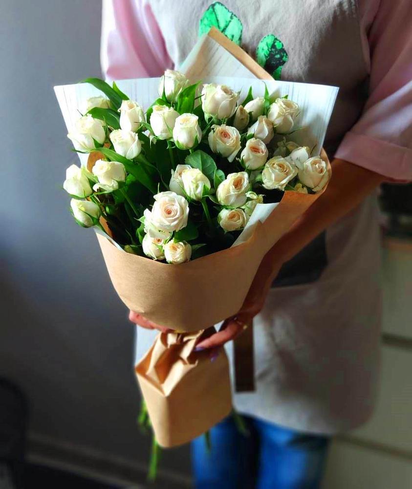 Букет цветов из: Розы в Молзино