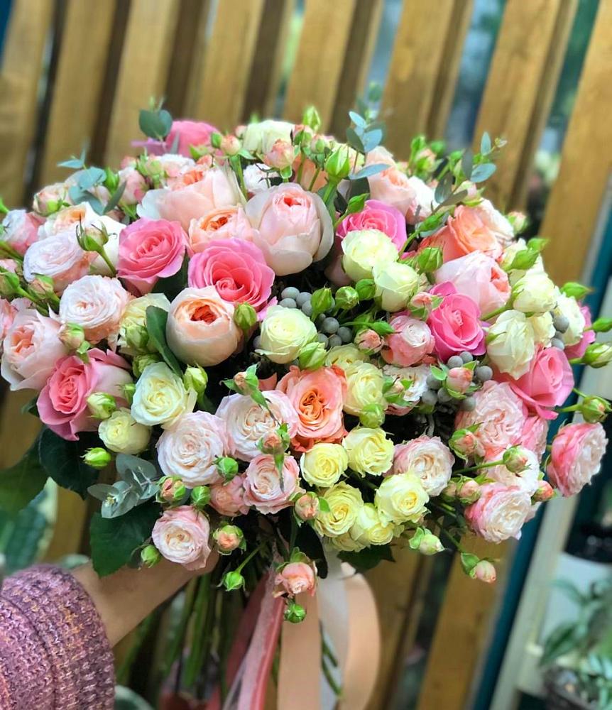 Букет цветов из: Розы в Молзино