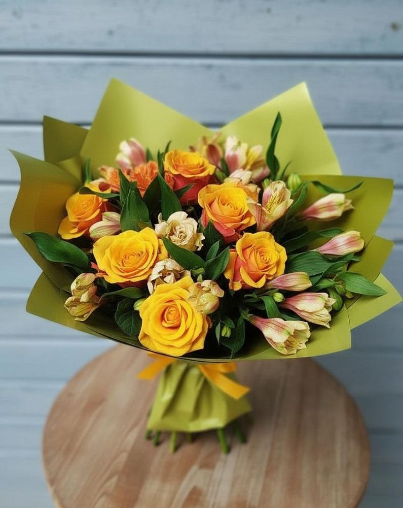 Букет цветов из: Альстромерии и Розы в Молзино