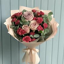 Букет цветов из:  Гвоздики и Розы в Молзино