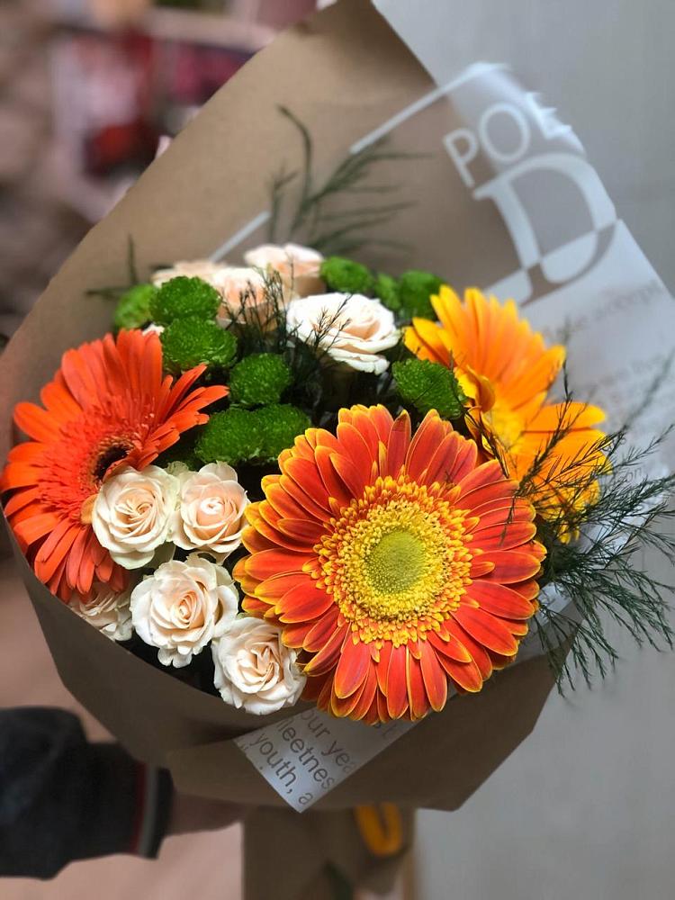 Букет цветов из: Герберы, Хризантемы и Розы в Молзино