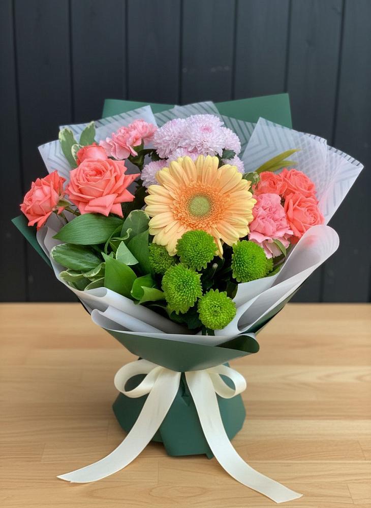 Букет цветов из: Гвоздики, Розы, Герберы и Хризантемы в Молзино